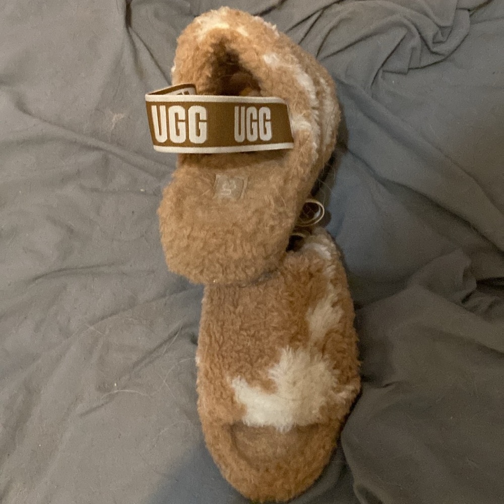 UGG - Picture 2 of 2